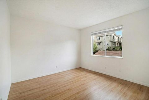 Tiny photo for 2599 Easton Lane #109, San Jose, CA 95133 (MLS # ML82040723)