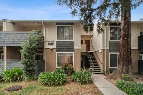 Photo of 2599 Easton Lane #109, San Jose, CA 95133 (MLS # ML82040723)