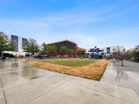 Tiny photo for 2599 Easton Lane #109, San Jose, CA 95133 (MLS # ML82040723)