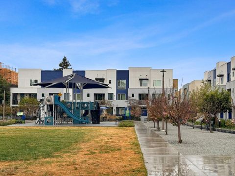 Tiny photo for 2599 Easton Lane #109, San Jose, CA 95133 (MLS # ML82040723)