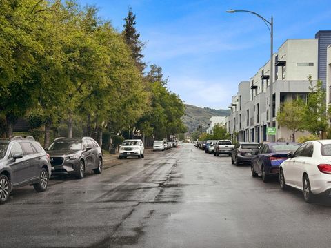 Tiny photo for 2599 Easton Lane #109, San Jose, CA 95133 (MLS # ML82040723)