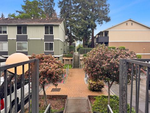 Tiny photo for 2599 Easton Lane #109, San Jose, CA 95133 (MLS # ML82040723)