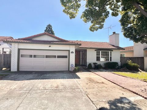 Photo of 3278 Faith Court, SAN JOSE, CA 95127 (MLS # ML82024616)