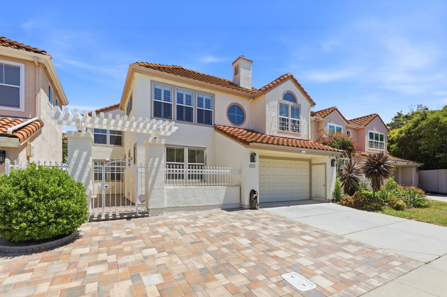 3044 Calle De Las Flores