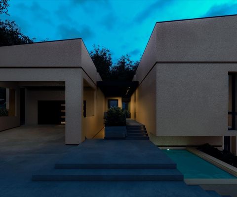 Tiny photo for 15292 Stratford Court, Monte Sereno, CA 95030 (MLS # ML82015687)