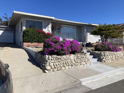 Photo of 1355 La Salle Avenue, SEASIDE, CA 93955 (MLS # ML82037140)