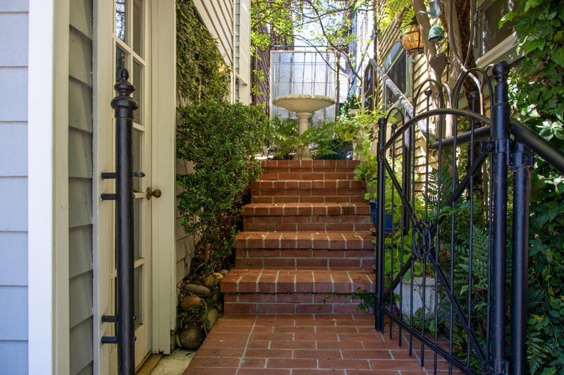 429 Capitola Avenue
