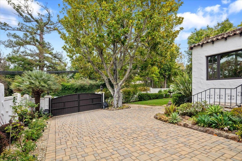 2920 Hillside Drive