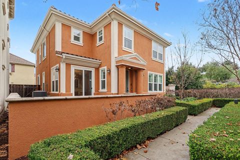 Photo of 568 Selby Lane, LIVERMORE, CA 94551 (MLS # ML82029968)