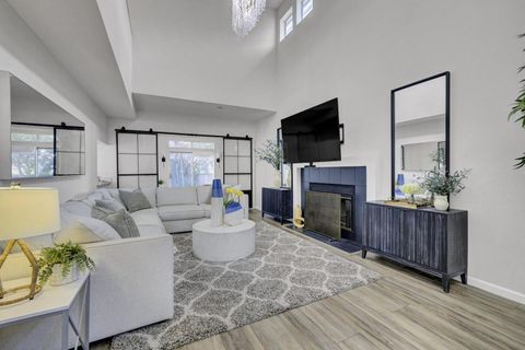 Photo of 230 Lakeridge Way, SAN RAMON, CA 94582 (MLS # ML82037208)