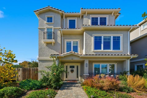 Photo of 1325 Araujo Street, SAN JOSE, CA 95131 (MLS # ML82059338)