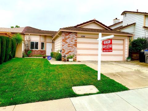 Photo of 1086 Big Sur Drive, SAN JOSE, CA 95120 (MLS # ML82033422)