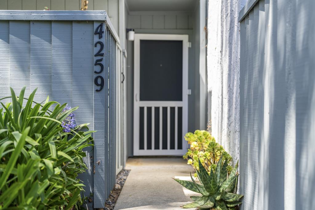 4259 Sea Pines Court