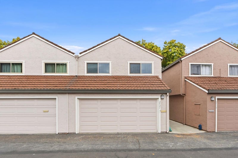 2521 Palmdale Court