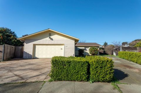 Photo of 1654 Minnesota Court, FAIRFIELD, CA 94533 (MLS # ML82035692)