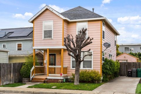 Photo of 10510 East Court, OAKLAND, CA 94603 (MLS # ML82036057)