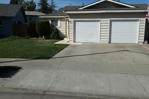 Photo of 963 & 965 Whitehall Avenue, CAMPBELL, CA 95008 (MLS # ML82038055)