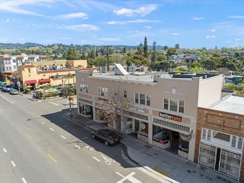 Tiny photo for 4218 Piedmont Avenue, OAKLAND, CA 94611 (MLS # ML82041027)