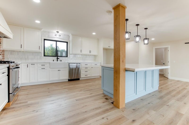 1667 Santa Ana Road