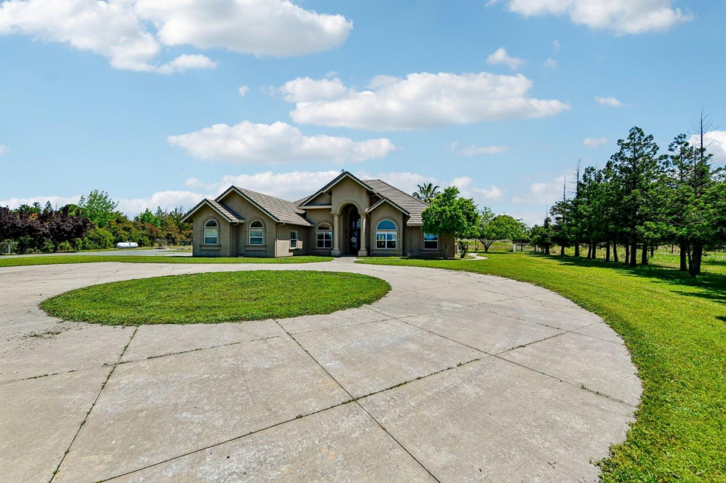 363 Emerald Lane