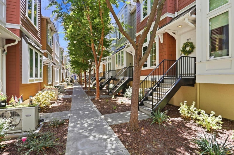 212 Grayson Terrace