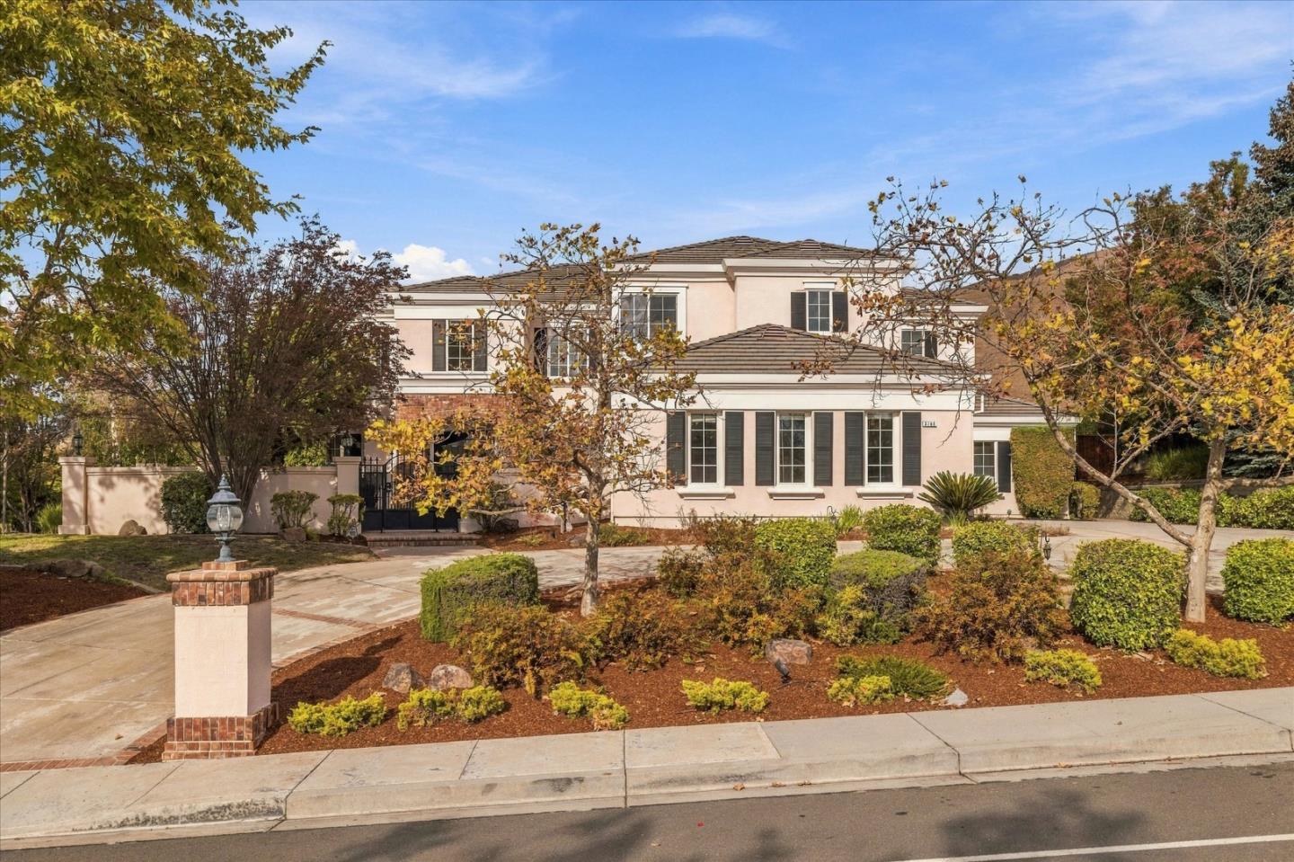 3788 Woodside Terrace