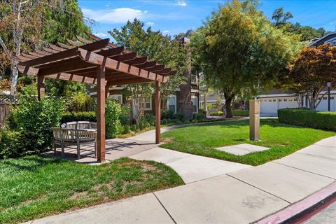 Tiny photo for 182 Cuesta De Los Gatos Way, LOS GATOS, CA 95032 (MLS # ML82032907)