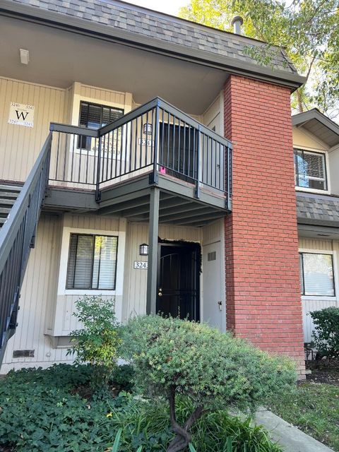 Photo of 3243 Shadow Park Place, SAN JOSE, CA 95121 (MLS # ML82031109)