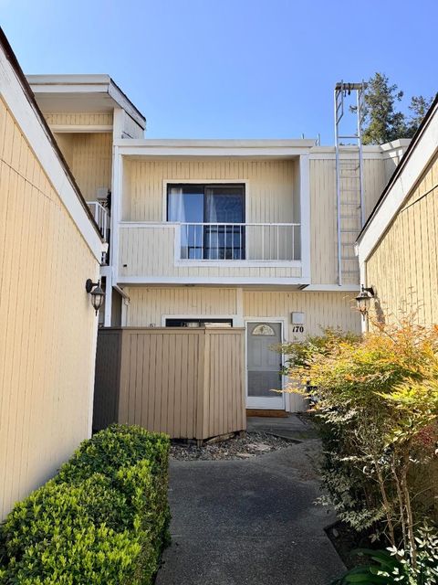 Photo of 170 Marylinn Drive, MILPITAS, CA 95035 (MLS # ML82035032)