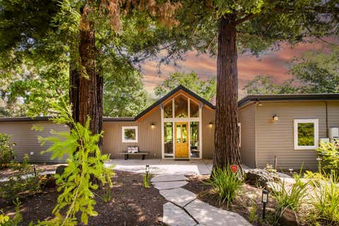Photo of 13945 Vista Regina, SARATOGA, CA 95070 (MLS # ML82057968)