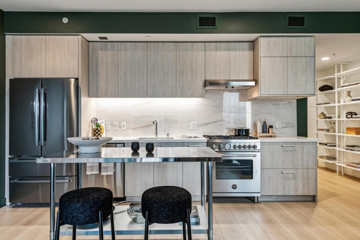 188 West Saint James Street 11817