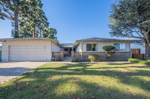 Photo of 1007 Driftwood Place, SALINAS, CA 93901 (MLS # ML82028342)