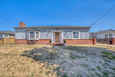 Photo of 345 Homestead Avenue, SALINAS, CA 93901 (MLS # ML82058419)