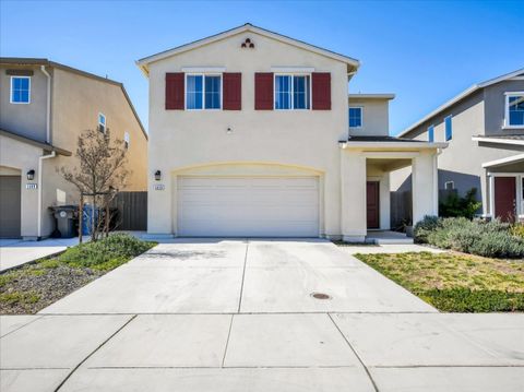 Photo of 1415 Crimson Lane, MANTECA, CA 95336 (MLS # ML82037578)