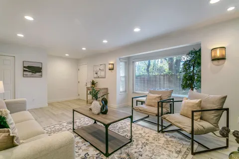 826 S San Tomas Aquino Road, Campbell, CA 95008 - MLS#: ML82003399