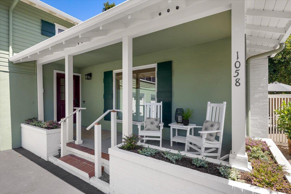1054 MARCUSSEN DR, Menlo Park, CA 94025