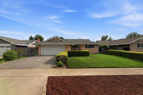 Photo of 4456 Hilton Avenue, SAN JOSE, CA 95130 (MLS # ML82042416)