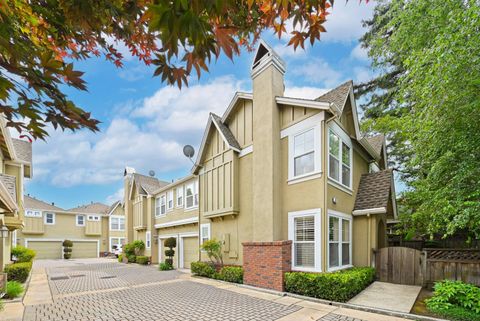 Photo of 707 Valparaiso Avenue, Menlo Park, CA 94025 (MLS # ML82042400)