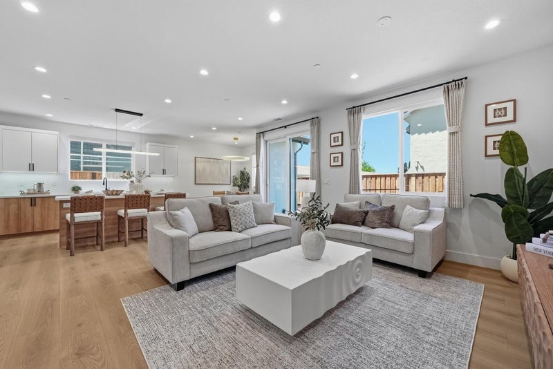 24 Silver Elm Court