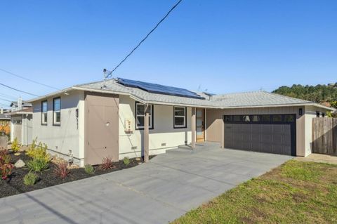 Photo of 847 Arguello Boulevard, Pacifica, CA 94044 (MLS # ML82026487)
