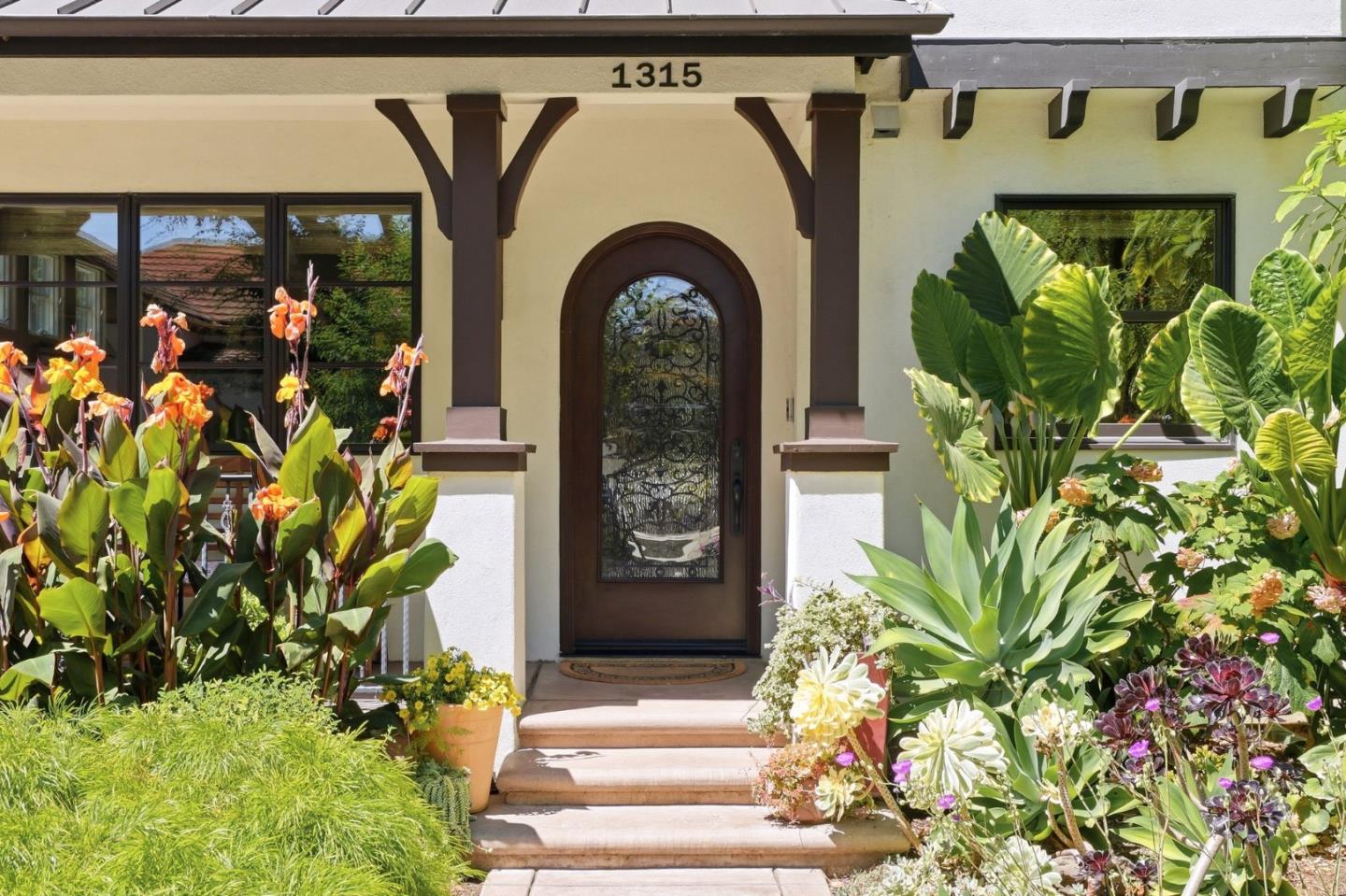 1315 Iris Court