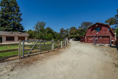Tiny photo for 2025 Jeanie Lane, GILROY, CA 95020 (MLS # ML82047641)