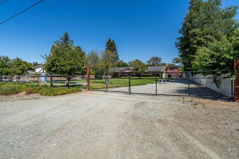 Tiny photo for 2025 Jeanie Lane, GILROY, CA 95020 (MLS # ML82047641)