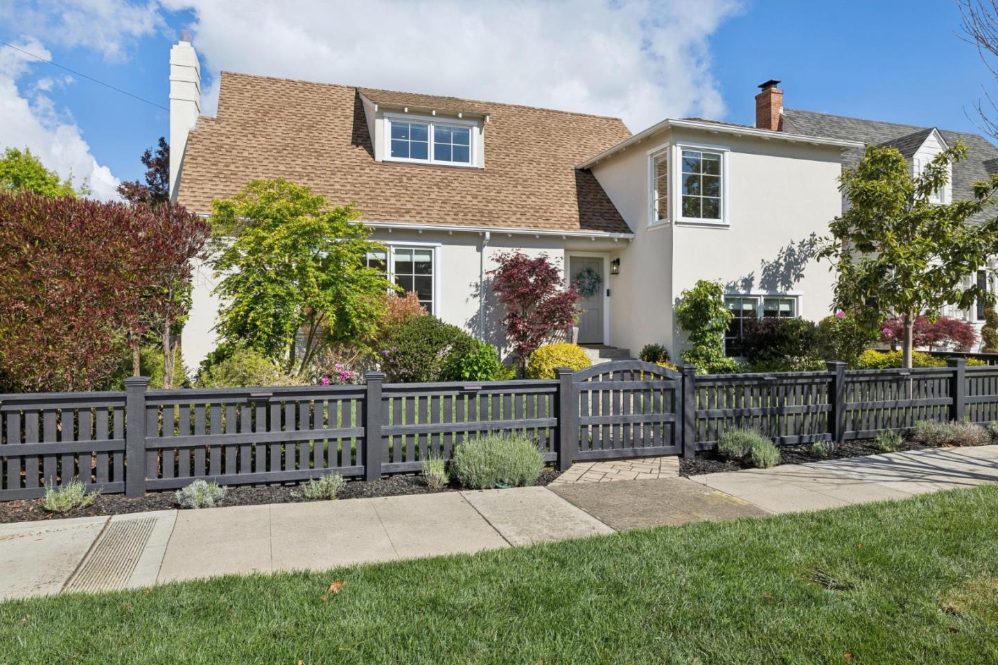 416 Burlingame Avenue