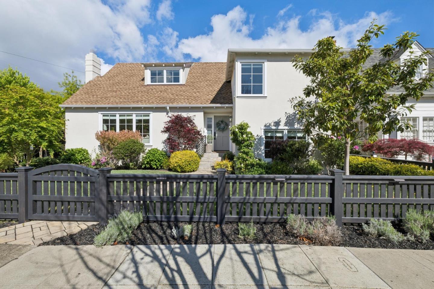 416 Burlingame Avenue