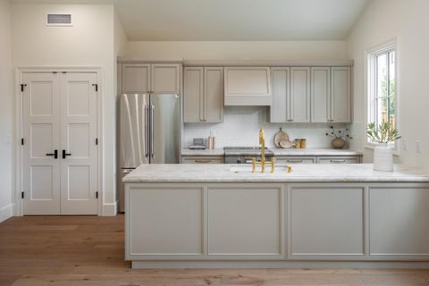 Tiny photo for 162 Waverley Street, PALO ALTO, CA 94301 (MLS # ML82021693)