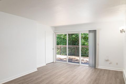 Tiny photo for 100 Sycamore Avenue, SAN ANSELMO, CA 94960 (MLS # ML82023813)