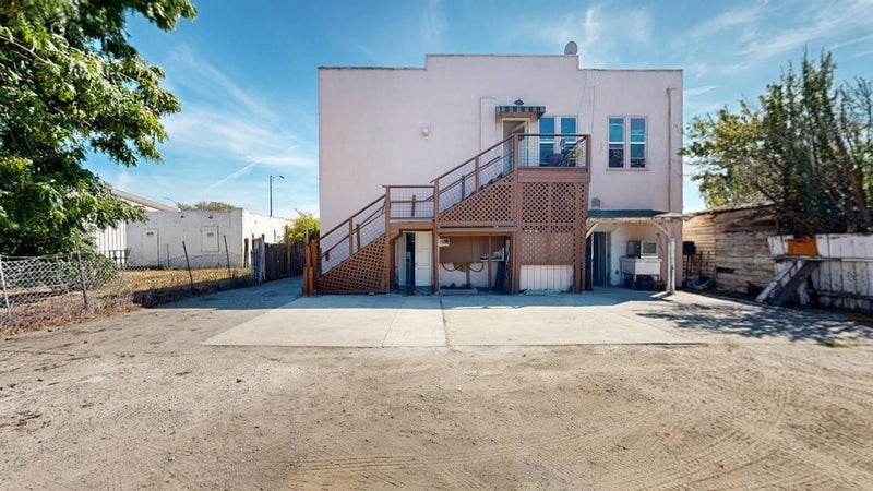 661 East Market Street