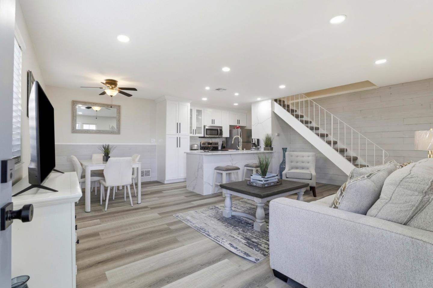 812 Blossom Hill Road 2