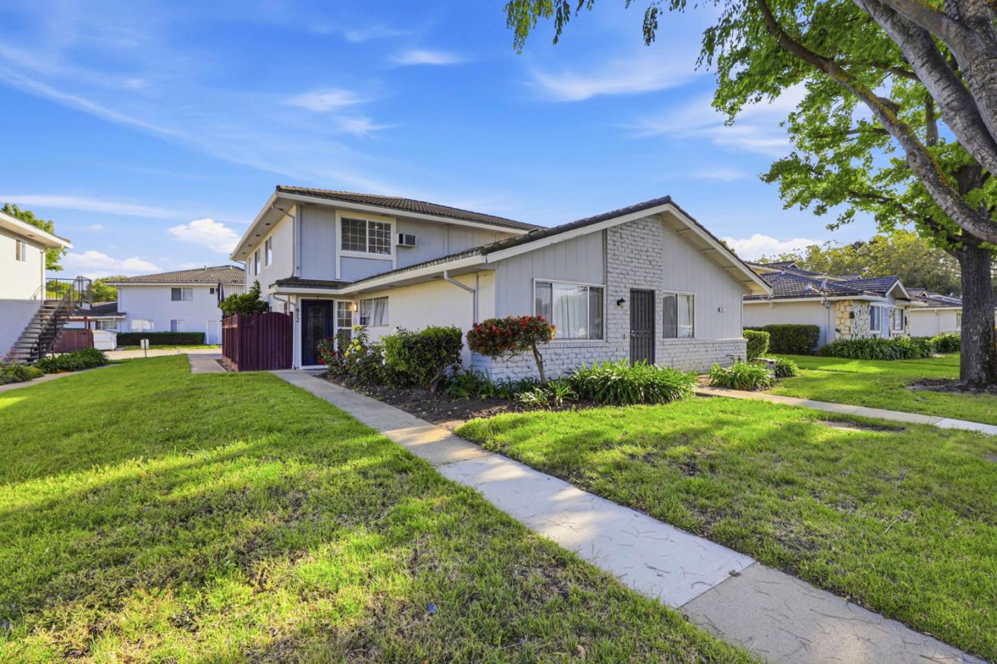 812 Blossom Hill Road 2